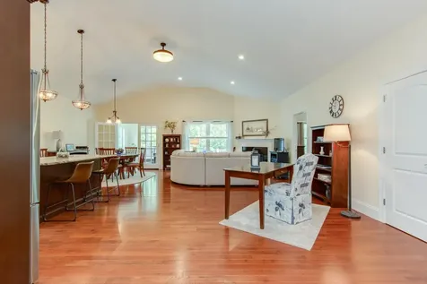 49 Cobblestone Drive Hudson NH 03051