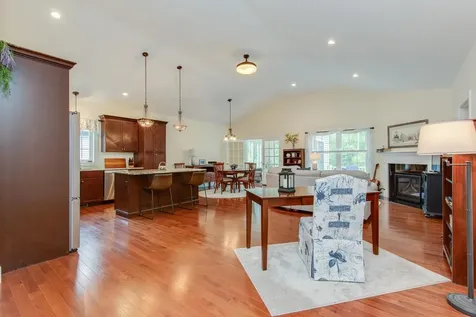 49 Cobblestone Drive Hudson NH 03051