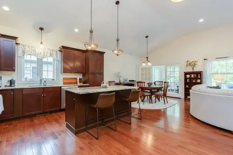 49 Cobblestone Drive Hudson NH 03051