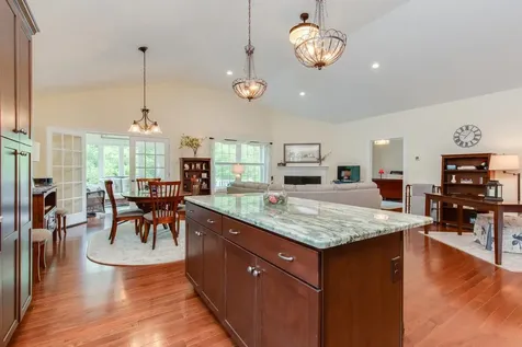 49 Cobblestone Drive Hudson NH 03051