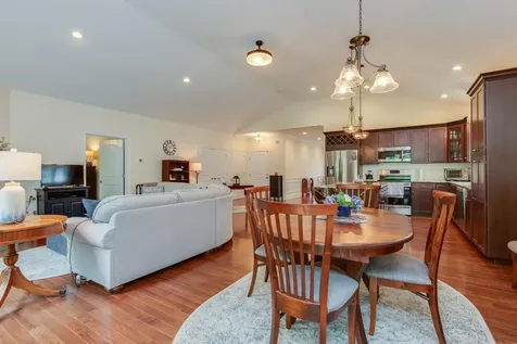 49 Cobblestone Drive Hudson NH 03051