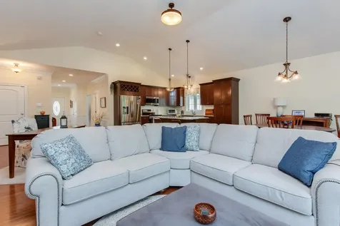 49 Cobblestone Drive Hudson NH 03051