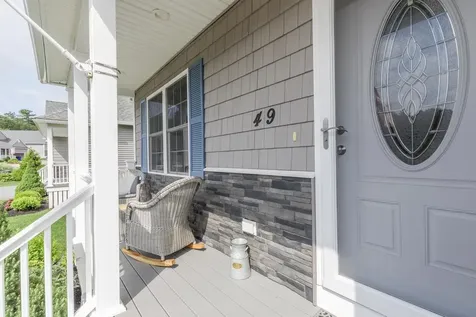 49 Cobblestone Drive Hudson NH 03051