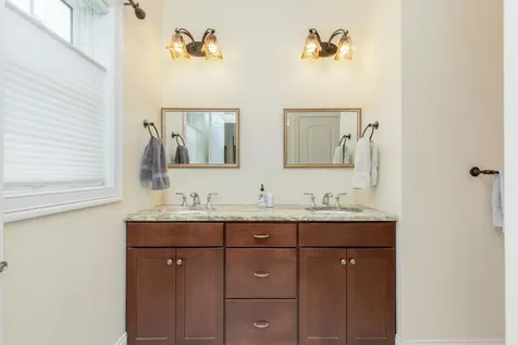 49 Cobblestone Drive Hudson NH 03051