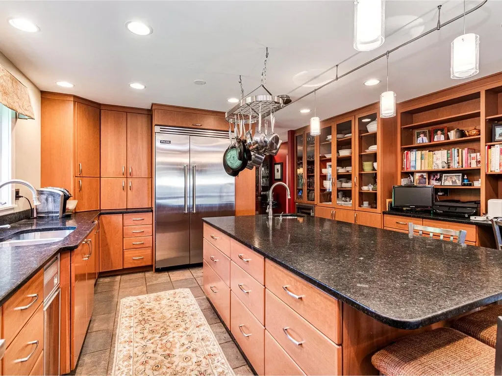 571 Middle Road Colchester VT 05446