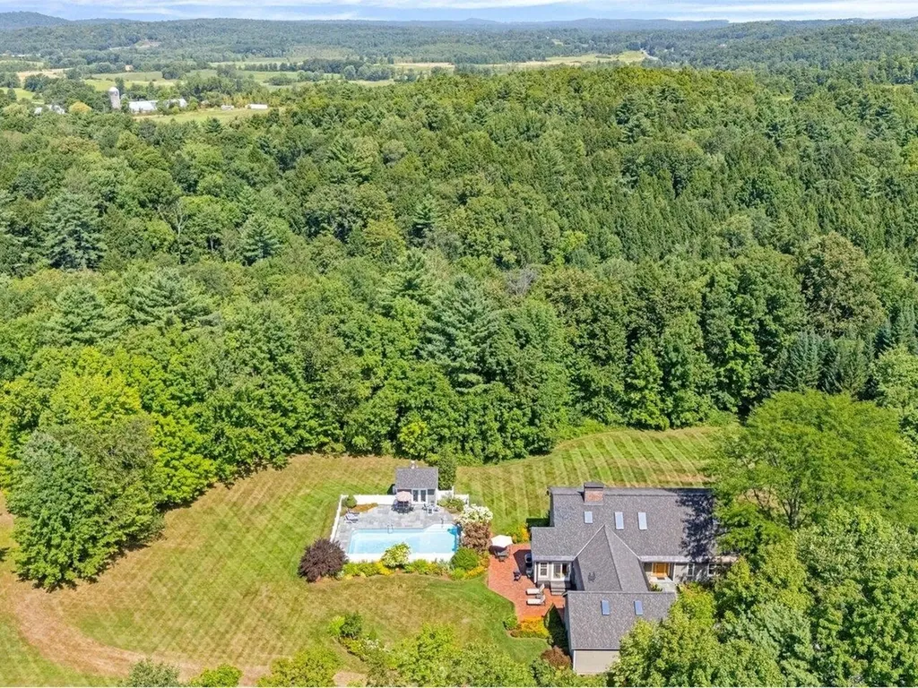 571 Middle Road Colchester VT 05446