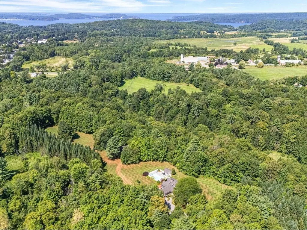 571 Middle Road Colchester VT 05446