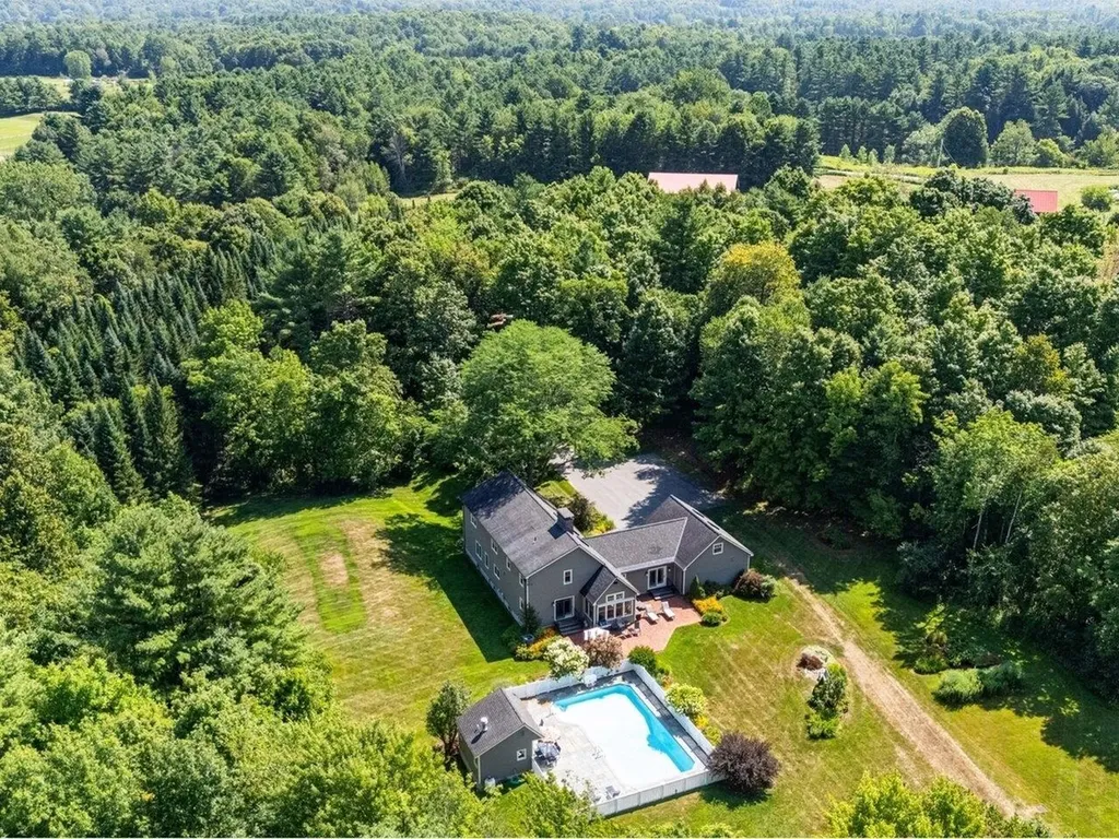 571 Middle Road Colchester VT 05446