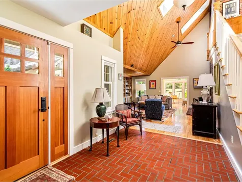 571 Middle Road Colchester VT 05446