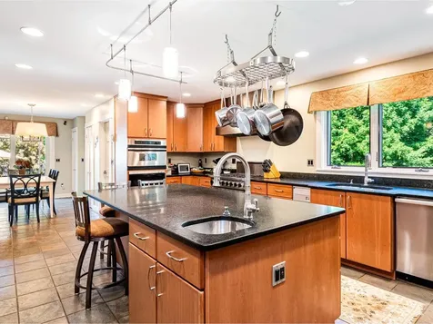 571 Middle Road Colchester VT 05446