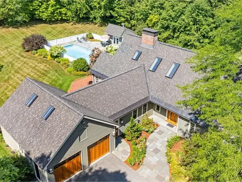 571 Middle Road Colchester VT 05446