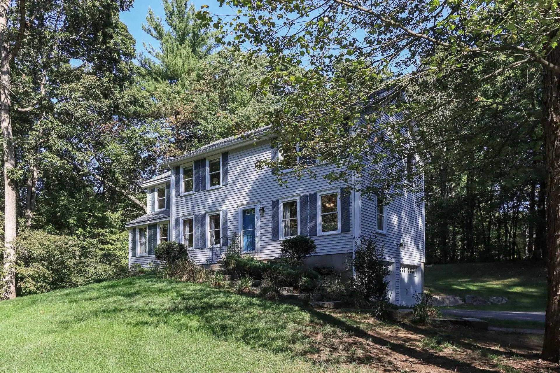 16 Montgomery Farm Road Derry NH 03038