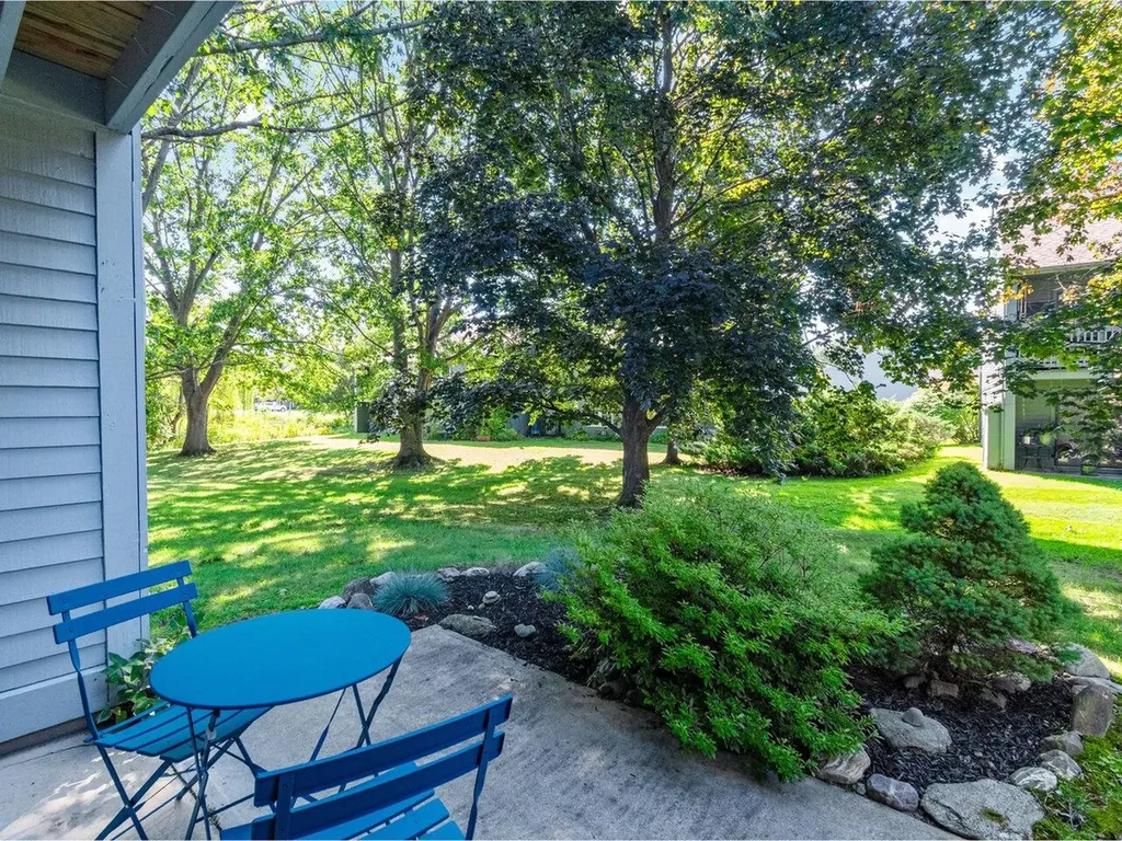 17 Twin Oaks Terrace South Burlington VT 05403