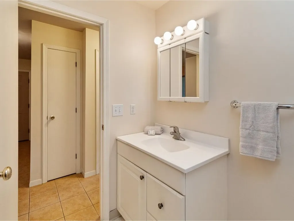 17 Twin Oaks Terrace South Burlington VT 05403