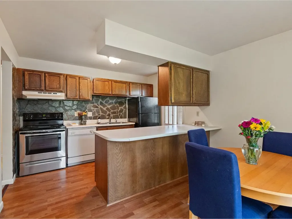 17 Twin Oaks Terrace South Burlington VT 05403