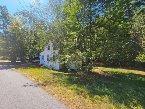 16 Dore Street Ossipee NH 03814
