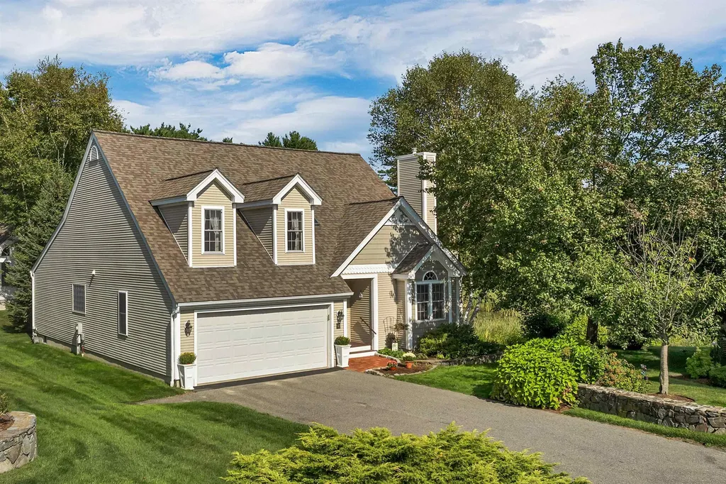 60 Hampton Meadows Hampton NH 03842