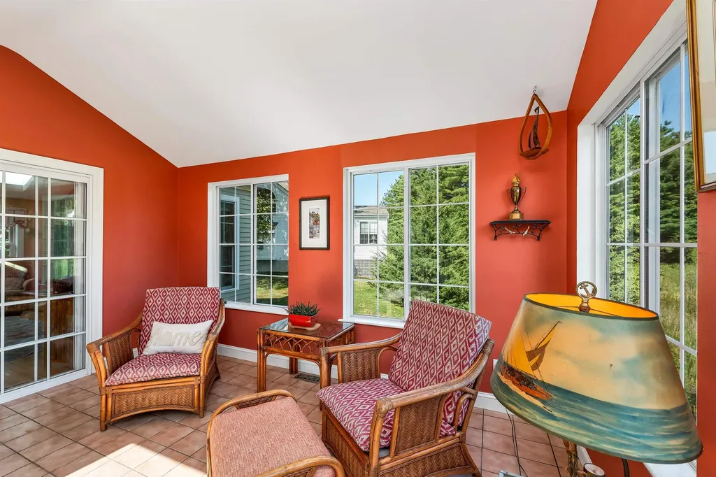 60 Hampton Meadows Hampton NH 03842