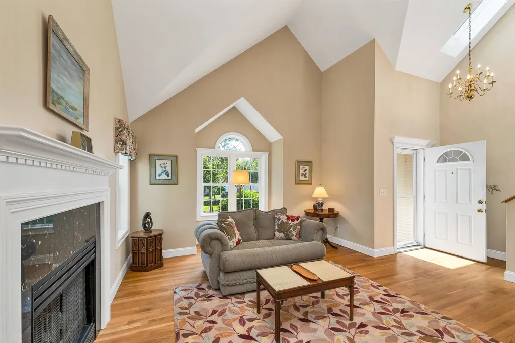 60 Hampton Meadows Hampton NH 03842