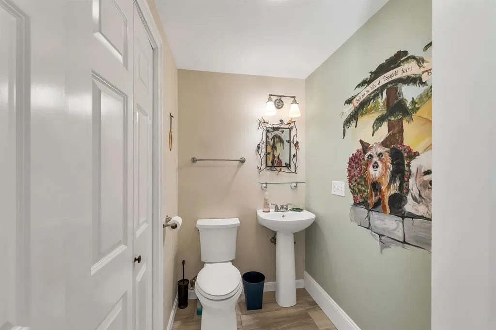 60 Hampton Meadows Hampton NH 03842