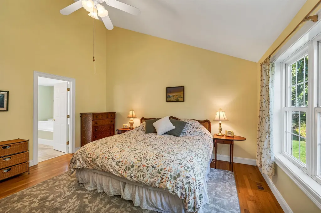 60 Hampton Meadows Hampton NH 03842