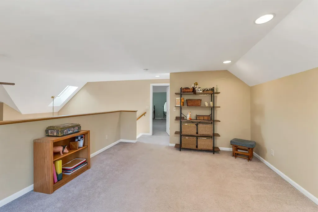 60 Hampton Meadows Hampton NH 03842