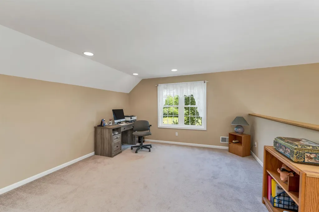 60 Hampton Meadows Hampton NH 03842