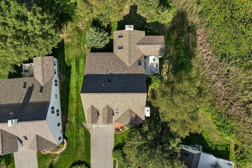 60 Hampton Meadows Hampton NH 03842