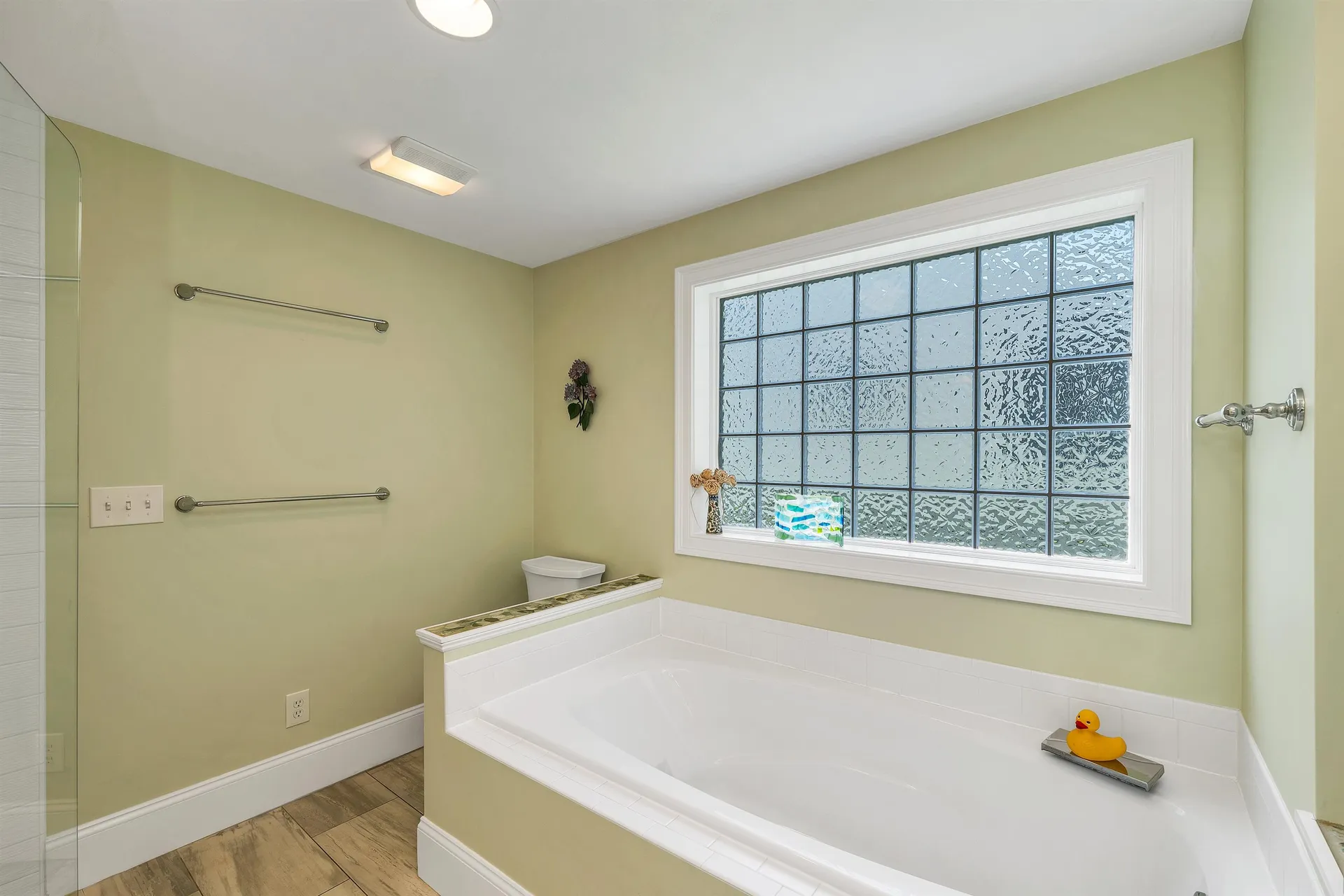 60 Hampton Meadows Hampton NH 03842