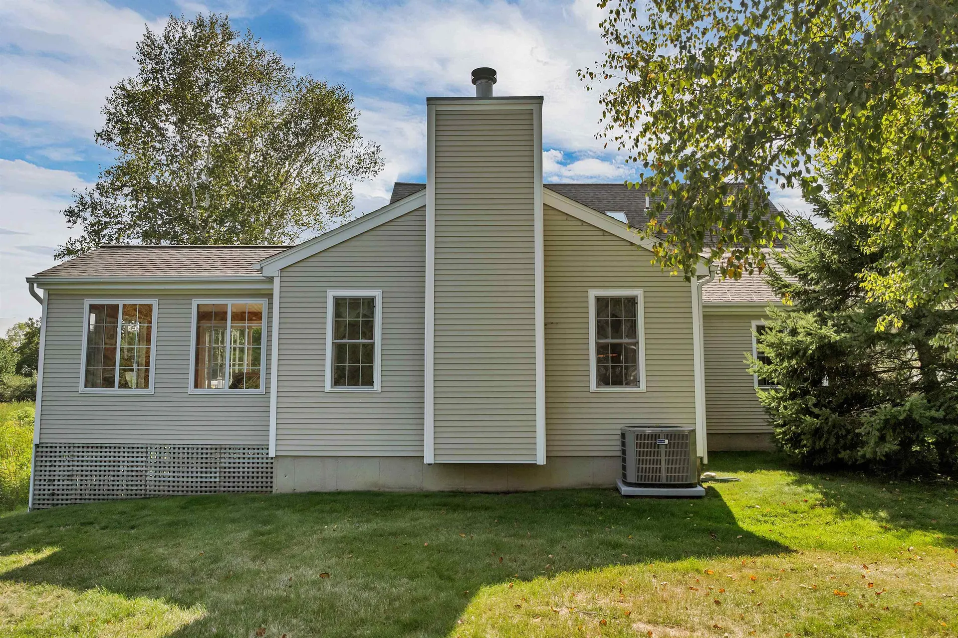 60 Hampton Meadows Hampton NH 03842