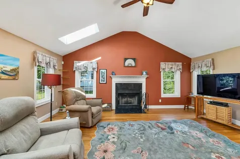 60 Hampton Meadows Hampton NH 03842