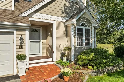 60 Hampton Meadows Hampton NH 03842