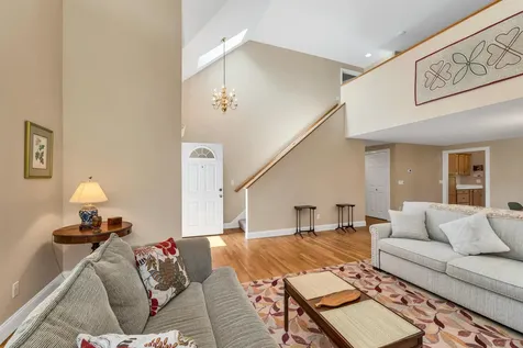 60 Hampton Meadows Hampton NH 03842