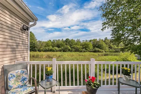 60 Hampton Meadows Hampton NH 03842