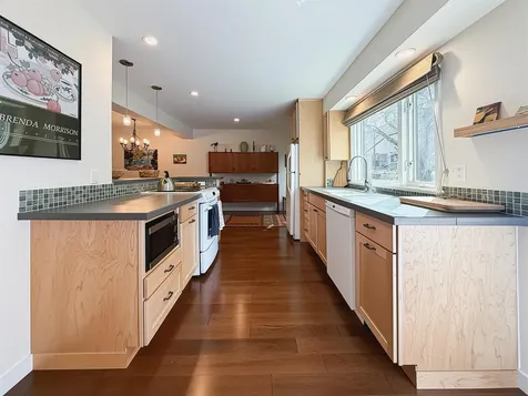 131 Brook Hollow Hanover NH 03755