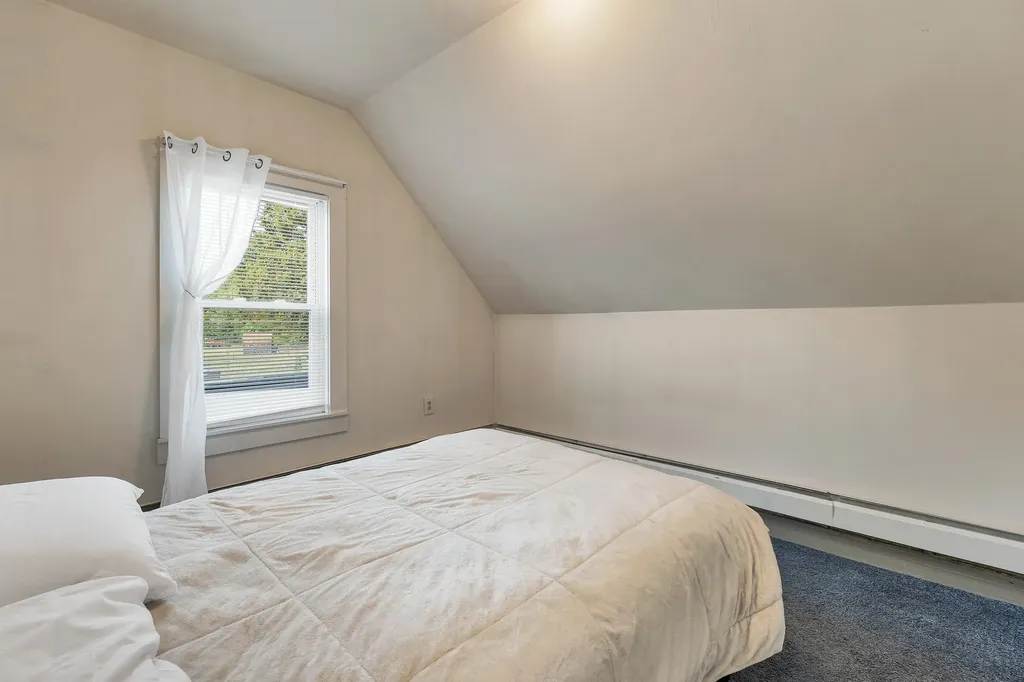 9 Hunt Avenue Franklin NH 03235