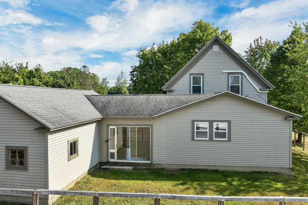 9 Hunt Avenue Franklin NH 03235