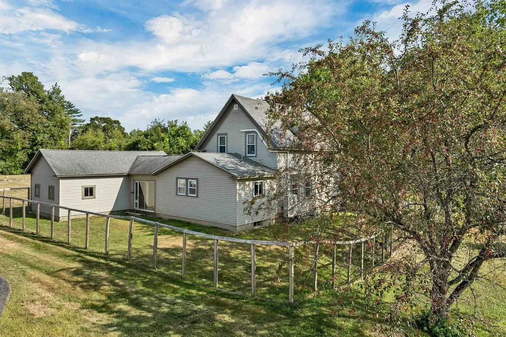 9 Hunt Avenue Franklin NH 03235