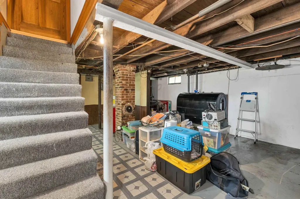 9 Hunt Avenue Franklin NH 03235