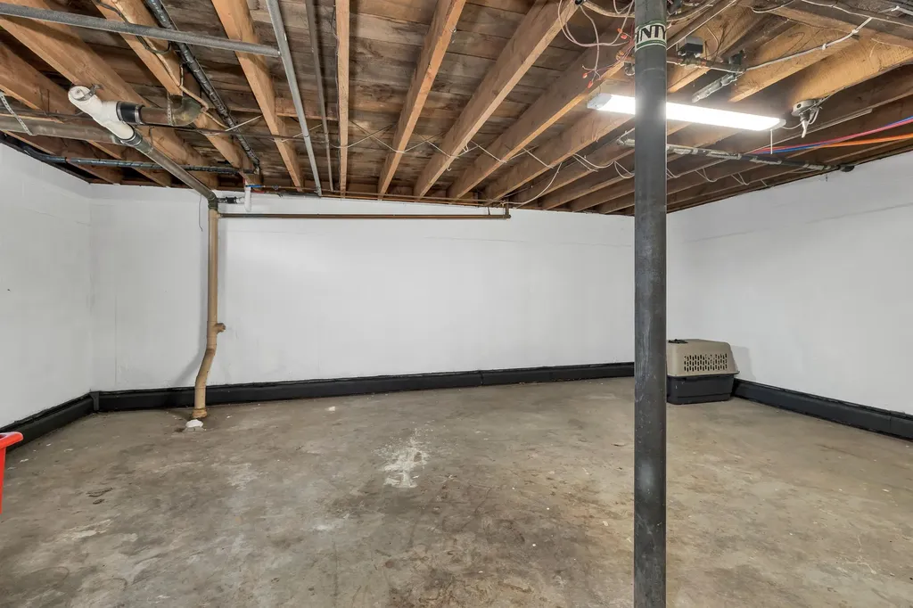 9 Hunt Avenue Franklin NH 03235