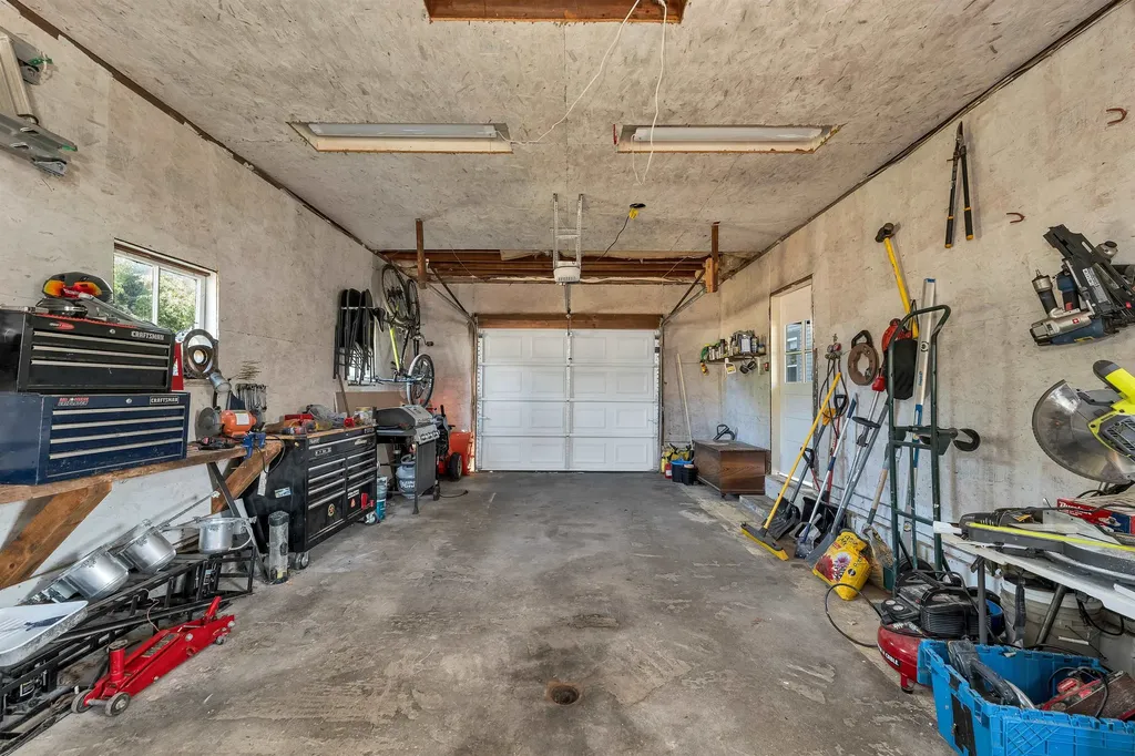 9 Hunt Avenue Franklin NH 03235