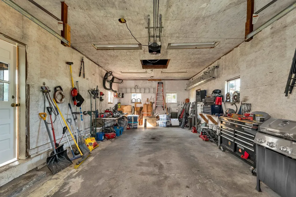 9 Hunt Avenue Franklin NH 03235