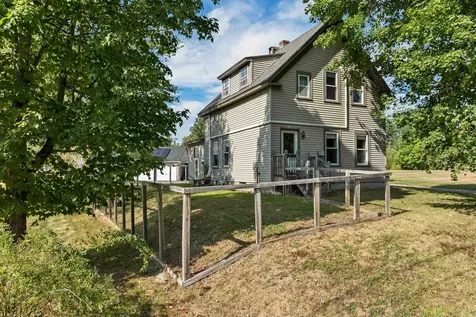 9 Hunt Avenue Franklin NH 03235