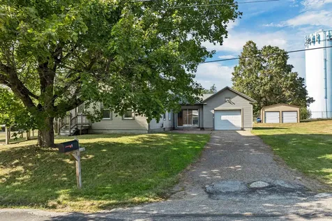 9 Hunt Avenue Franklin NH 03235