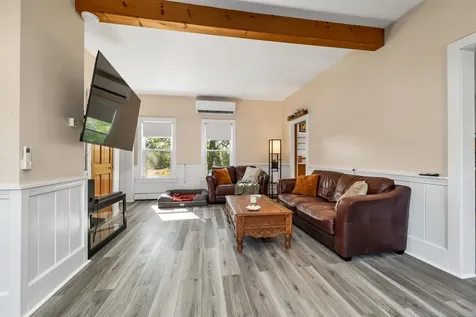 9 Hunt Avenue Franklin NH 03235