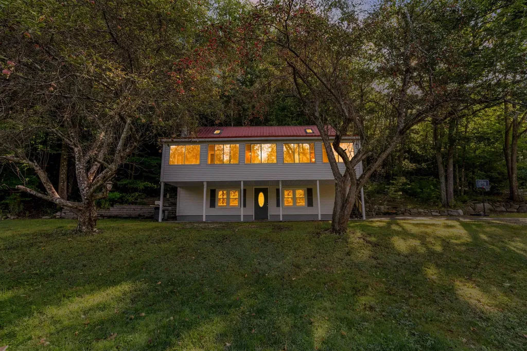 13 Mountain View Drive Wakefield NH 03872