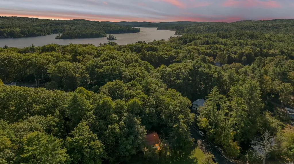 13 Mountain View Drive Wakefield NH 03872