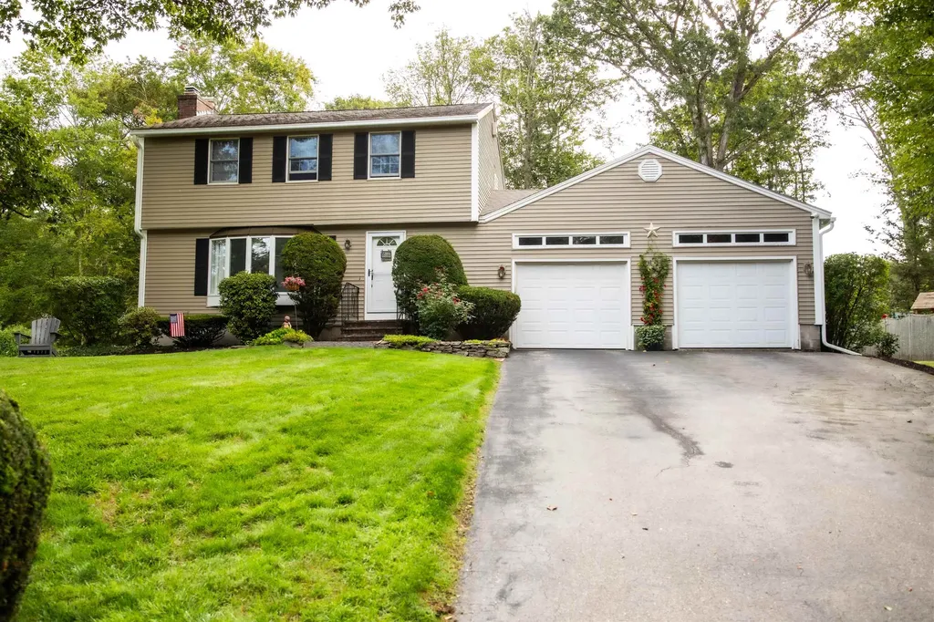 12 Apache Street Dover NH 03820-6206