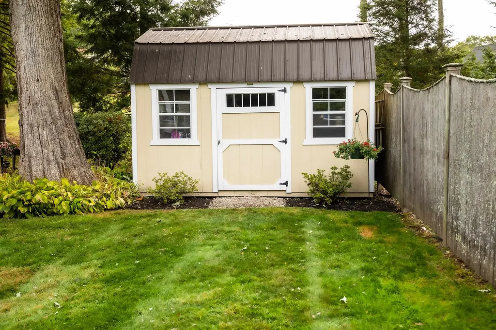 12 Apache Street Dover NH 03820-6206