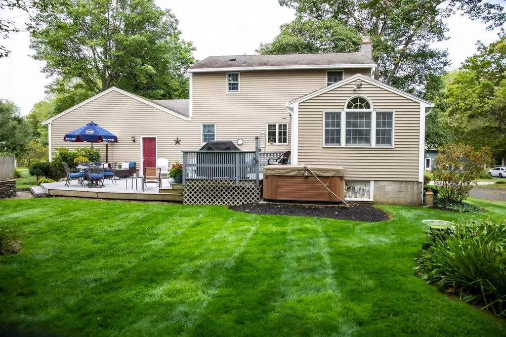 12 Apache Street Dover NH 03820-6206